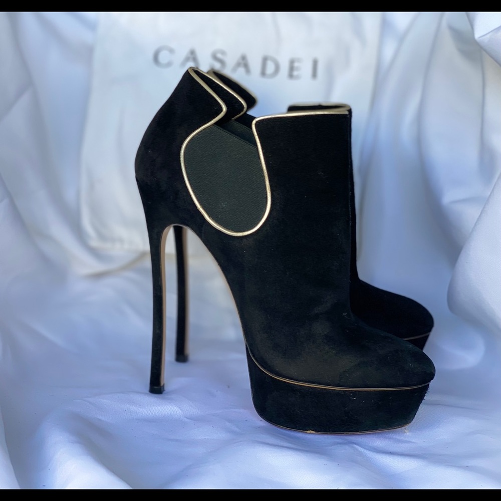 Ankle boots